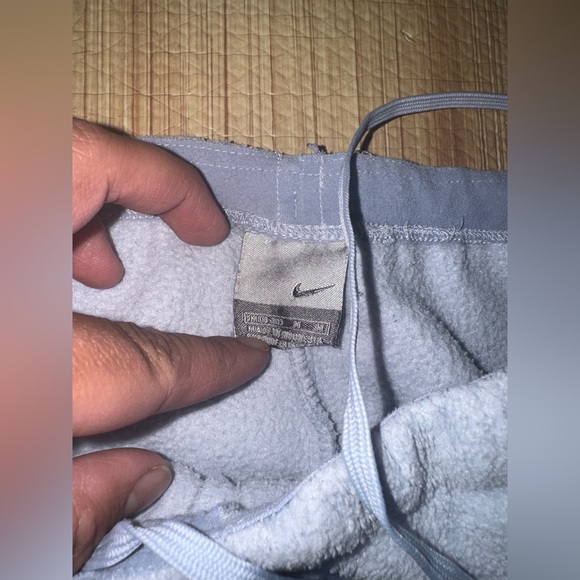 Nike women’s Gray Hoodie and Sweatpants Set - Picture 5 of 5